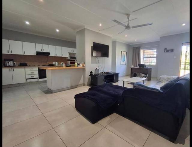 3 BEDROOM PROPERTY TO RENT IN BIRDSWOOD